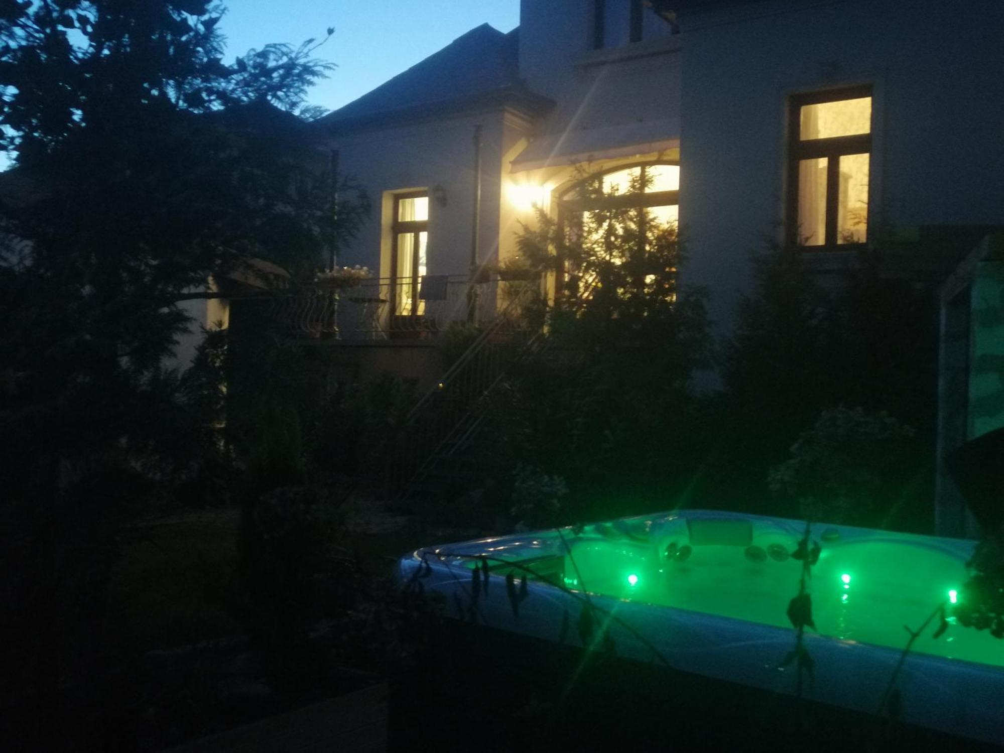 Kuria Apartman With Private Jacuzzi And Pool Budapesta Exterior foto