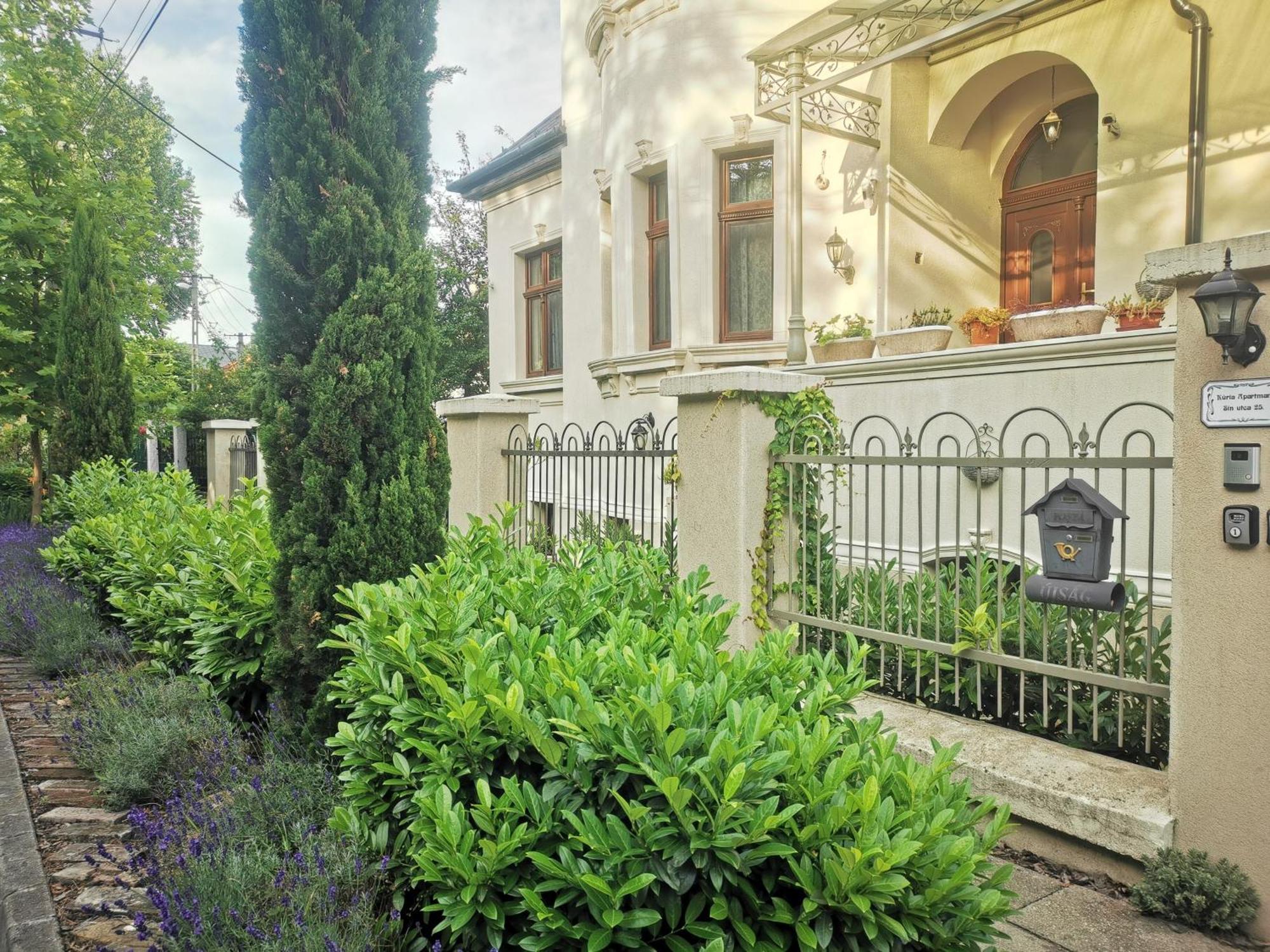 Kuria Apartman With Private Jacuzzi And Pool Budapesta Exterior foto