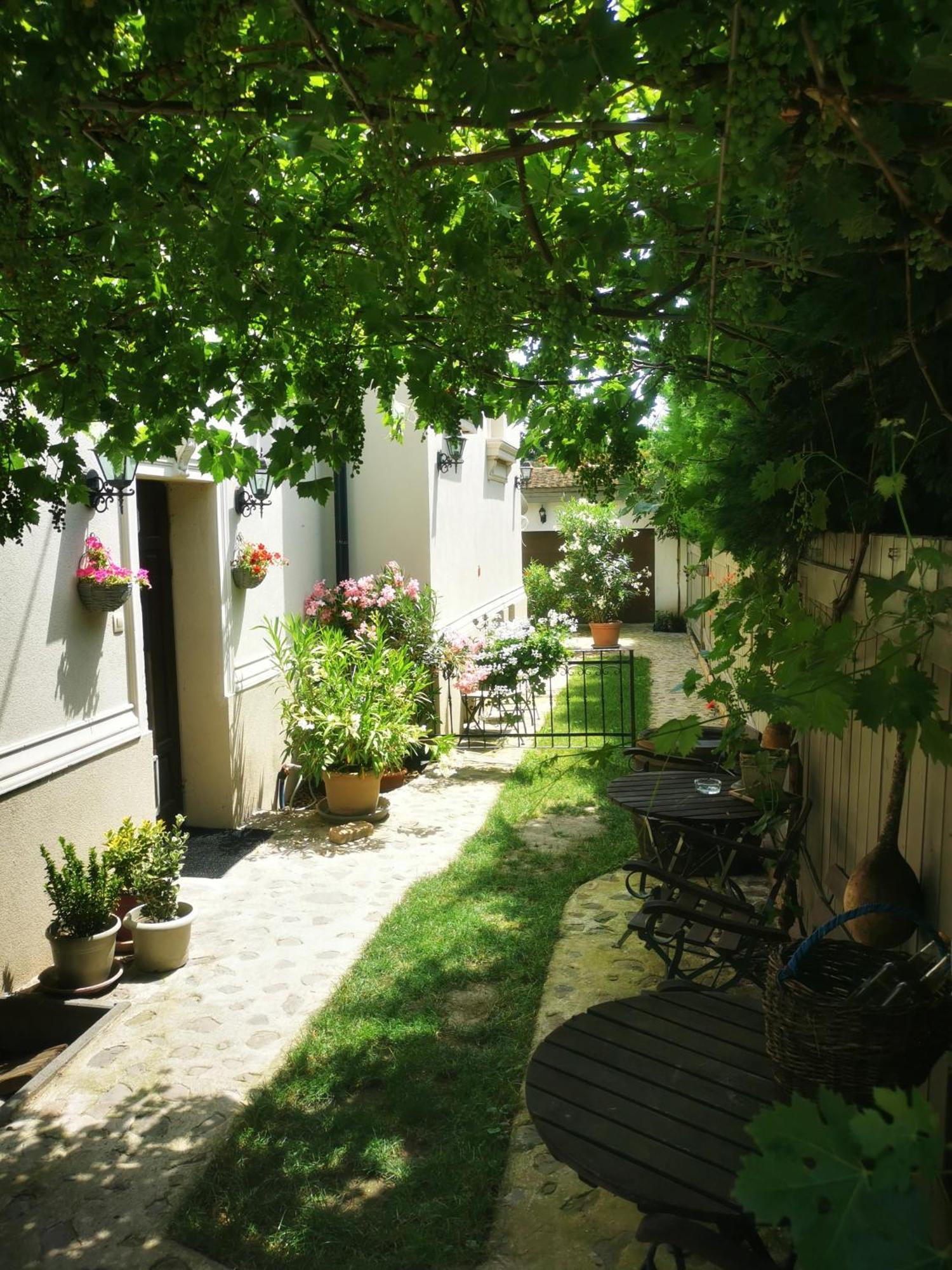 Kuria Apartman With Private Jacuzzi And Pool Budapesta Exterior foto