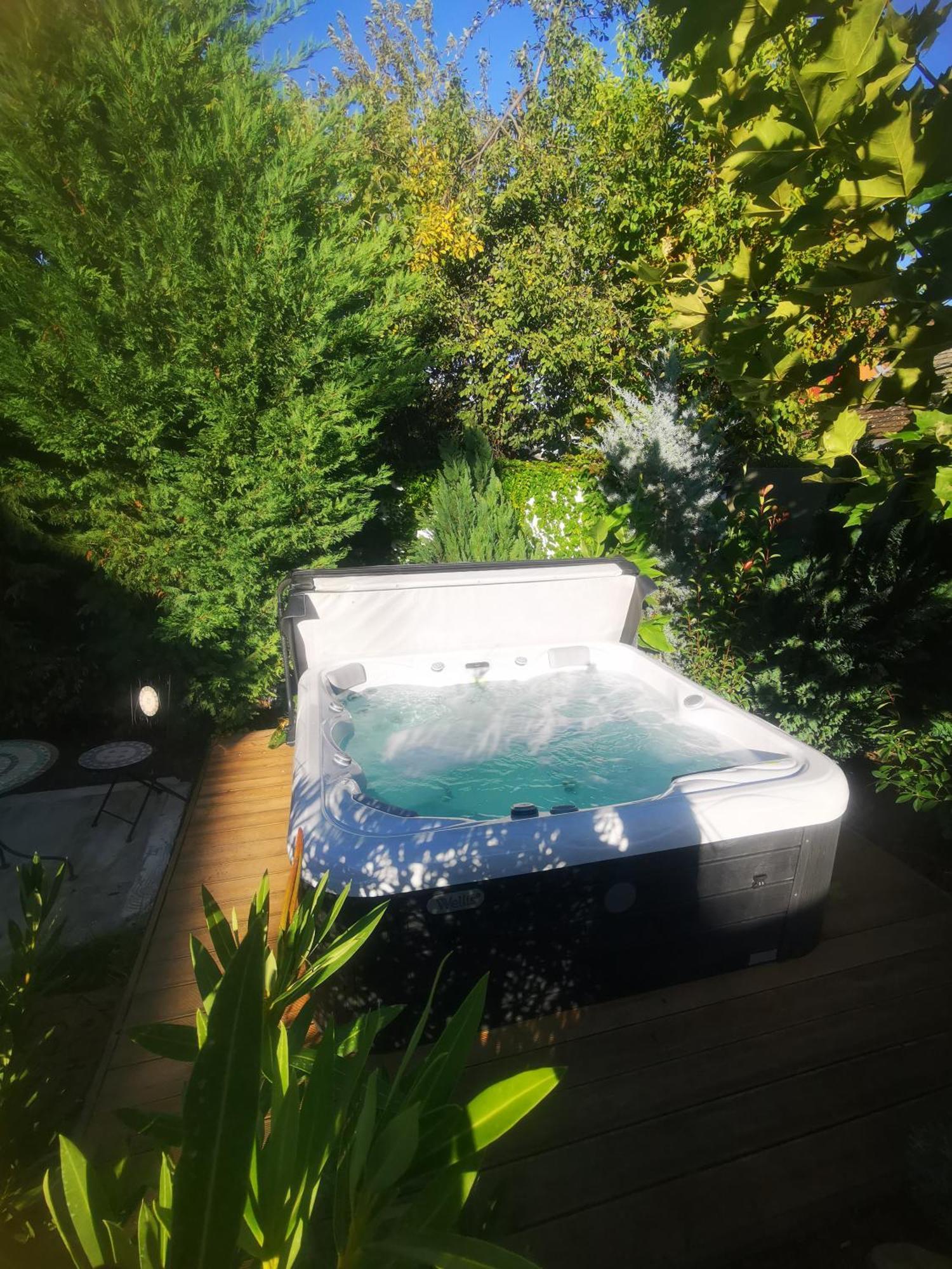 Kuria Apartman With Private Jacuzzi And Pool Budapesta Exterior foto